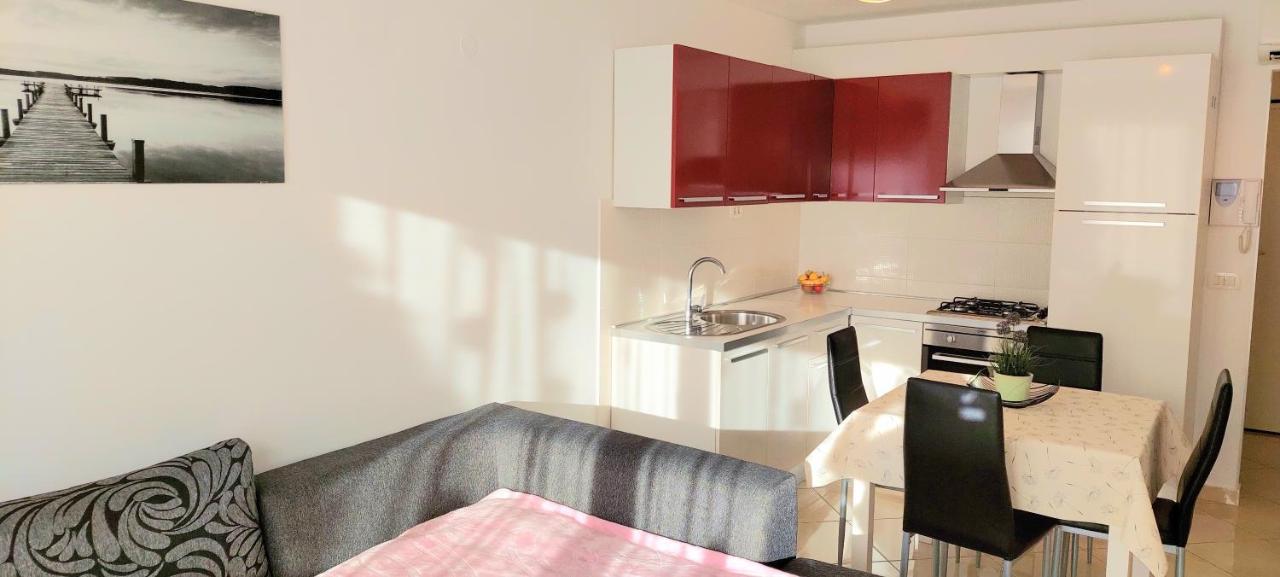 Cozy Apartment With Free Private Parking สปลิท ภายนอก รูปภาพ